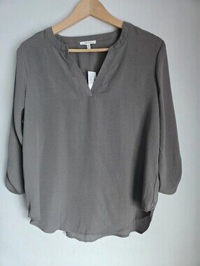 New MAURICES Casual V-Neck Women’s Blouse - Sage Green